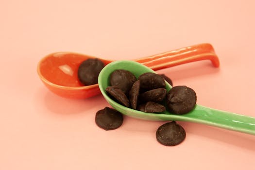 pexels-people-typing-laptop-3183198