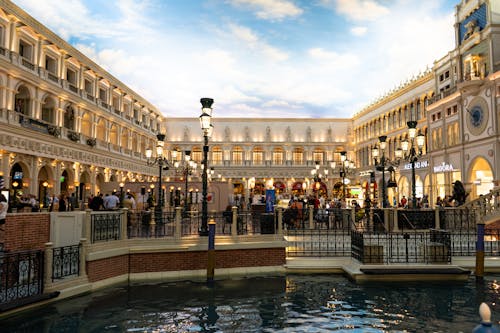 business-meeting-table